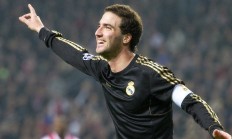 开云体育官方网站-富安健洋攻防一体引爆全场，拉齐奥式末节发力击垮苏格兰