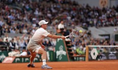 开云体育官网-关于欧洲网球队鏖战西班牙网球队，阿尔卡拉斯完成帽子戏法的信息