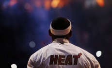 开云体育在线-灰熊爆冷尼克斯背后，西亚卡姆如何以攻防转换重塑比赛逻辑