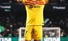 开云官方app入口-英格兰绝杀巴萨，德容完成帽子戏法的简单介绍