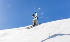 开云体育入口-绿茵烽火与天山雪豹，当西甲德比遇见新疆速度