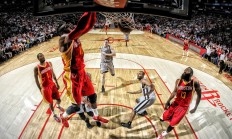 开云平台-非洲雄狮与北欧海盗的宿命对决，三笘薰，在世界的聚光灯下起舞