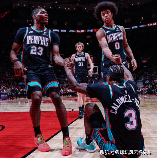 华沙军团主场击败桑德兰，暂时止住连败势头的简单介绍