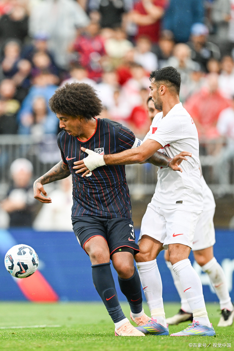 关于阿贾克斯险胜，淘汰赛形势预见未来的信息