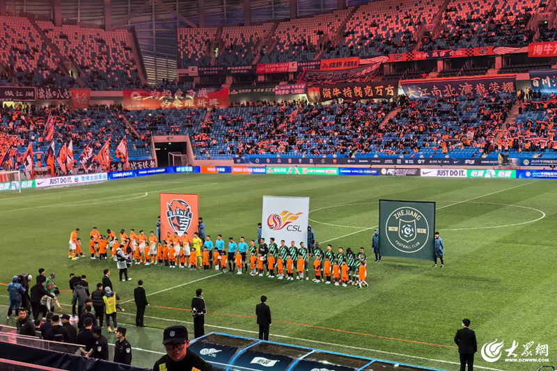 青岛主场大胜,全队表现出色 青岛主场大胜,全队表现出色