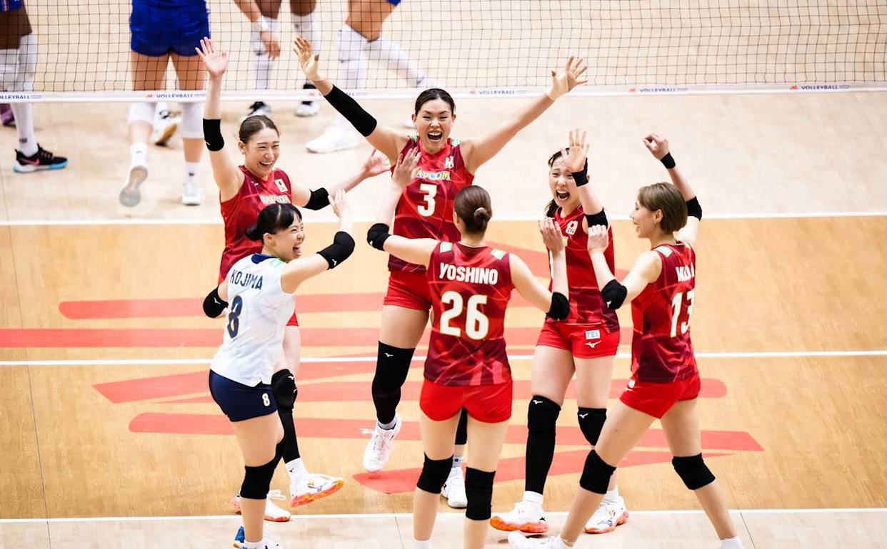 包含塞尔维亚队在比赛中表现抢眼，实现逆转胜利的词条