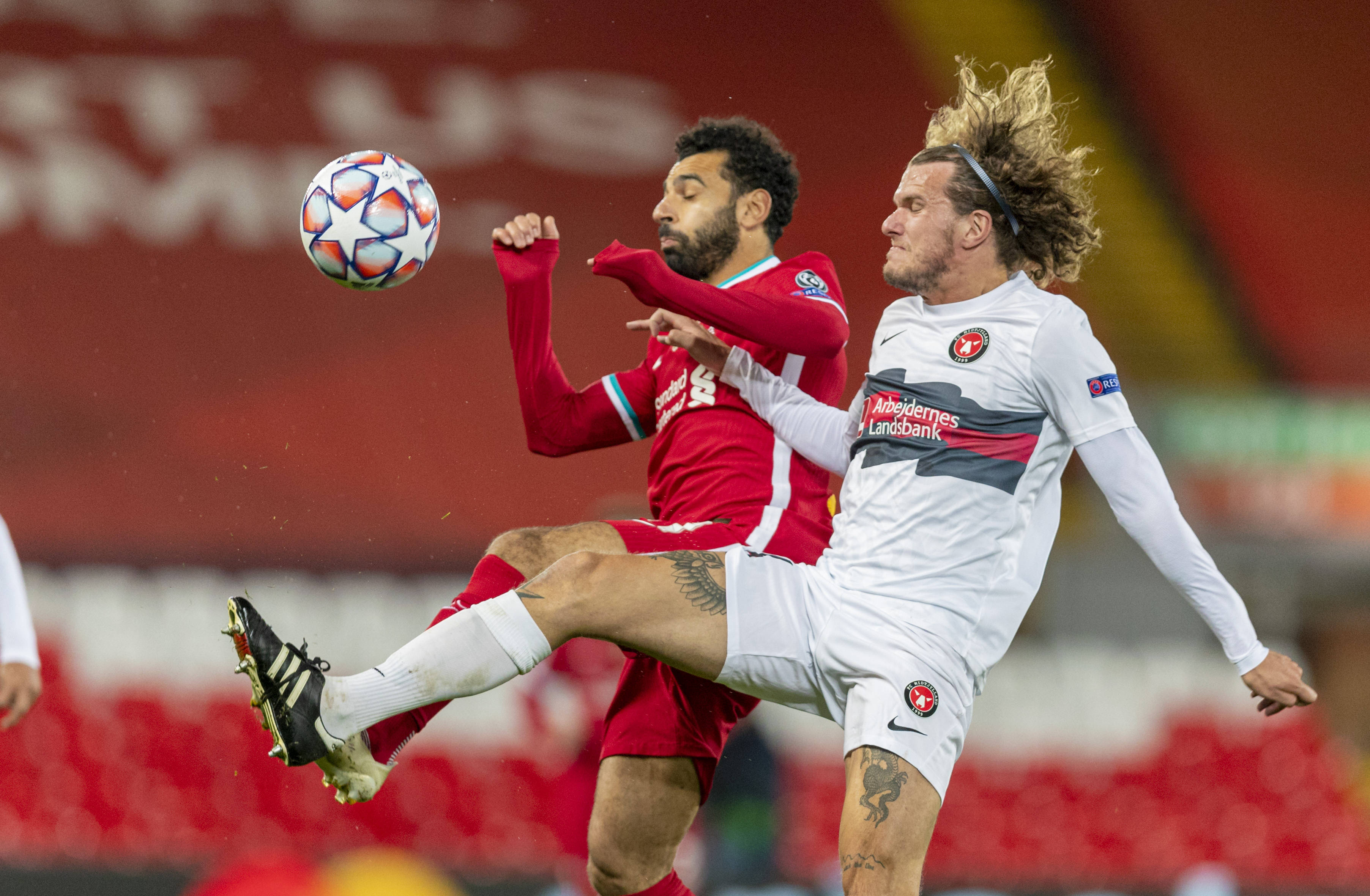 包含罗马主场强势，主帅新战术颇具成效的词条