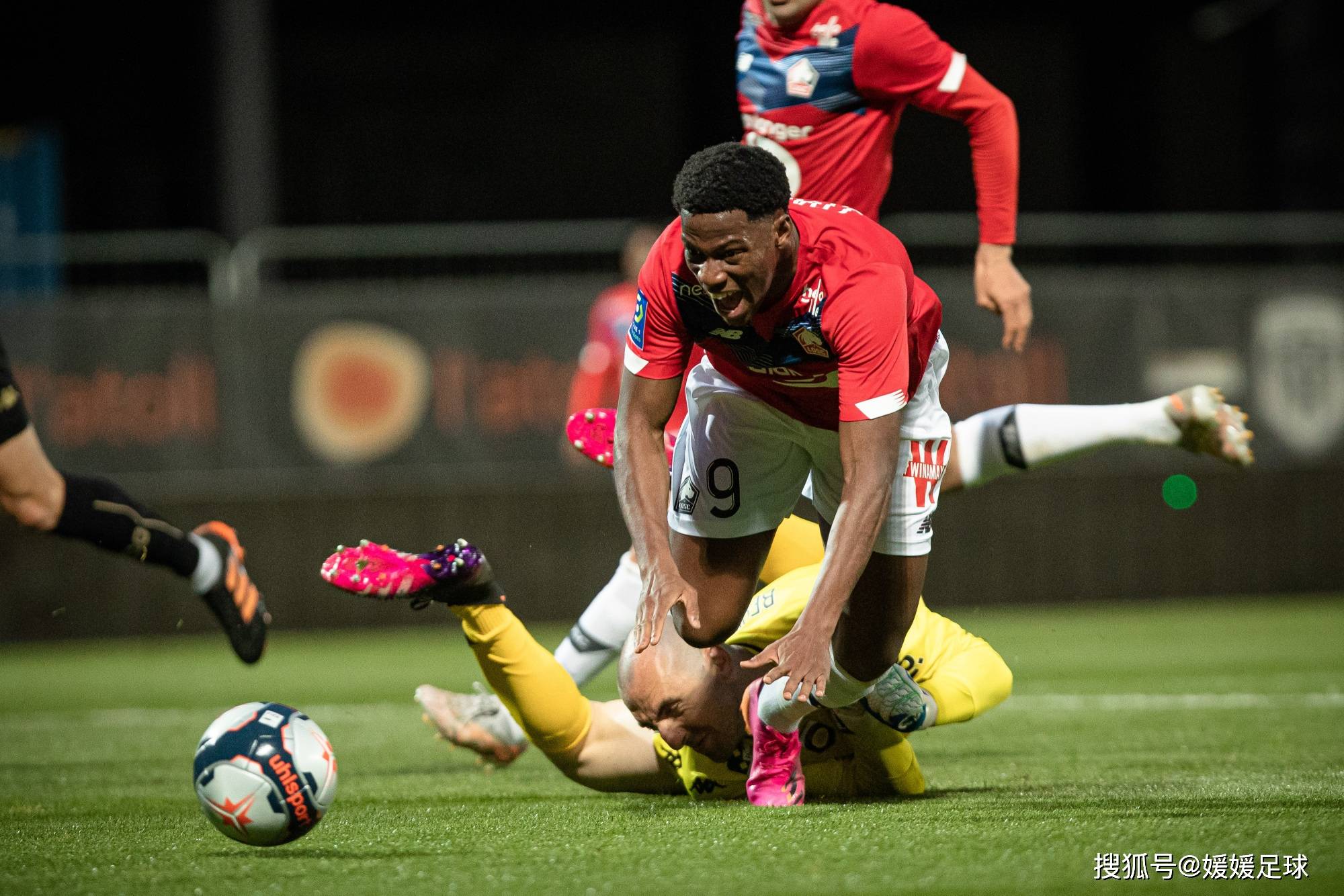 巴黎主场击败里尔,稳步追赶法甲领先 巴黎主场击败里尔,稳步追赶法甲领先