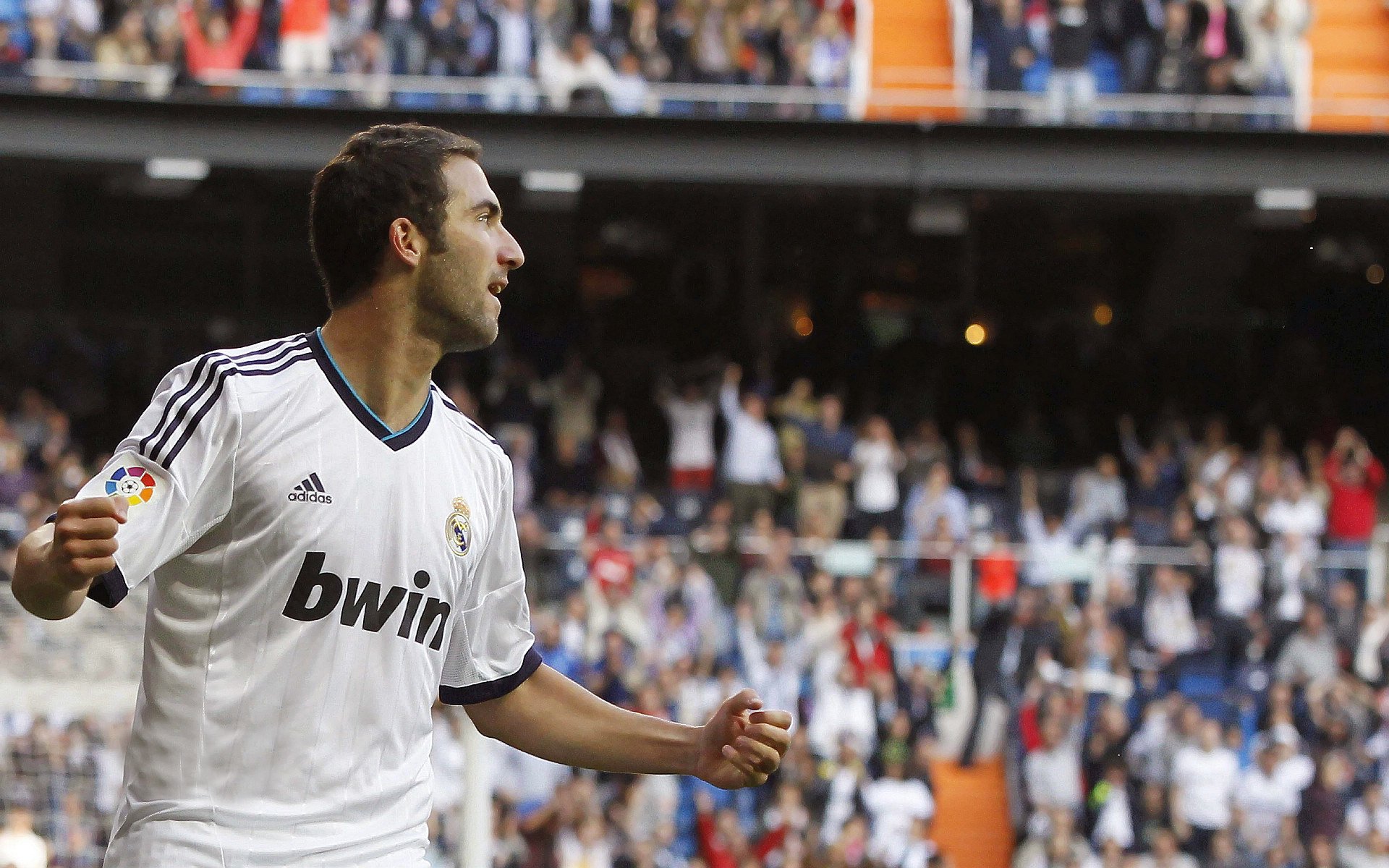 奥纳纳爆发，芬兰斩落阿尔及利亚，足球世界里的唯一性瞬间