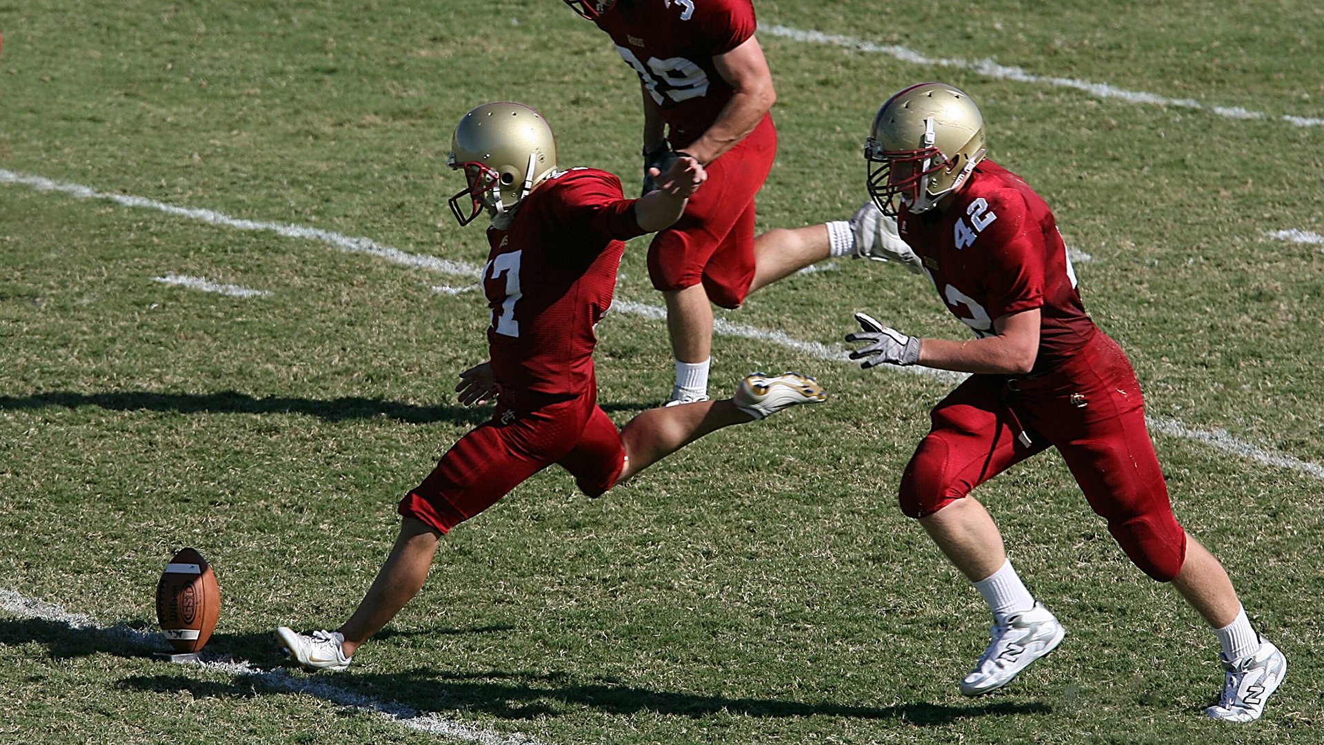 铁血防线铸就历史之夜，阿劳霍一夫当关，巴萨终结瑞士球队不败神话